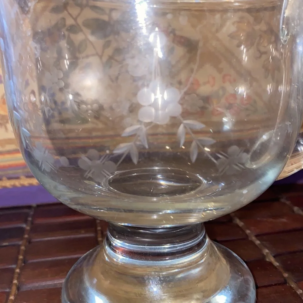 Crystal gravy cup